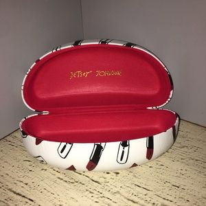 BETSEY JOHNSON Accessories - 🎀BETSEY JOHNSON NEW GLASS CASE WITH LIPSTICK ON BETSEY JOHNSON Accessories - 🎀BETSEY JOHNSON NEW GLASS CASE WITH LIPSTICK ON